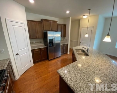 861 Saratoga Drive - Photo Thumbnail 7