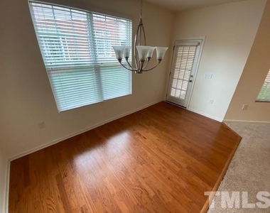 861 Saratoga Drive - Photo Thumbnail 2