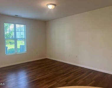 6140 Beale Loop - Photo Thumbnail 8