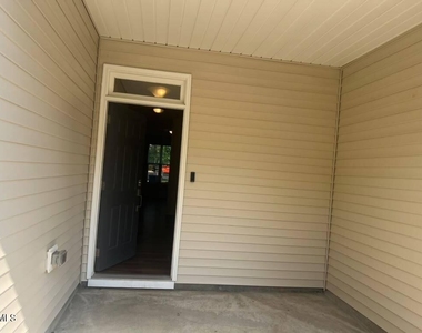 6140 Beale Loop - Photo Thumbnail 1