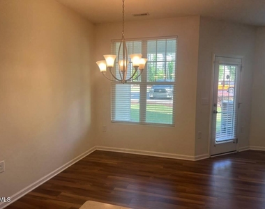 6140 Beale Loop - Photo Thumbnail 9