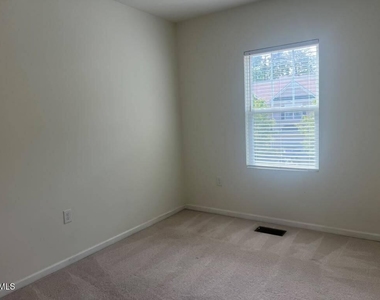 6140 Beale Loop - Photo Thumbnail 19