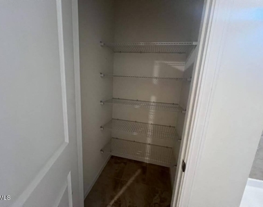 6140 Beale Loop - Photo Thumbnail 32