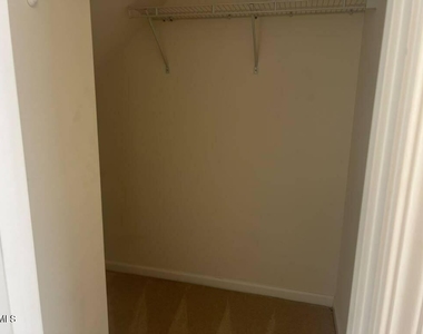 6140 Beale Loop - Photo Thumbnail 4