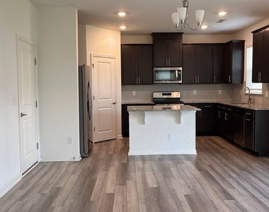 338 Summer Ranch Drive - Photo Thumbnail 16