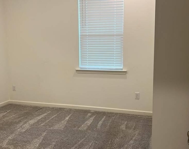 338 Summer Ranch Drive - Photo Thumbnail 7