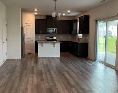 338 Summer Ranch Drive - Photo Thumbnail 13