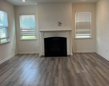 338 Summer Ranch Drive - Photo Thumbnail 15