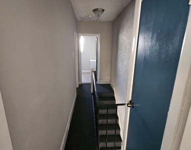 3963 3963 Wyalusing Avenue - Photo Thumbnail 13