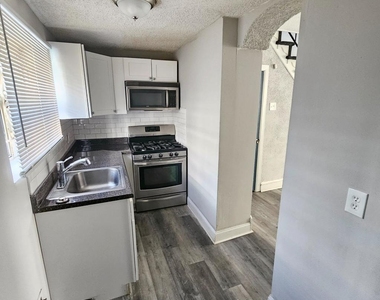 3963 3963 Wyalusing Avenue - Photo Thumbnail 3