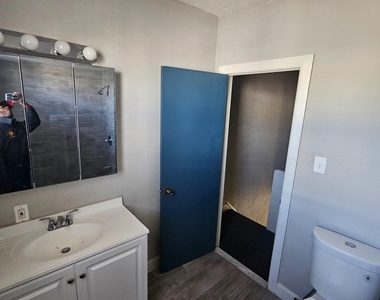 3963 3963 Wyalusing Avenue - Photo Thumbnail 6