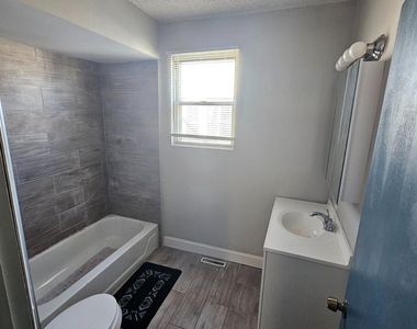 3963 3963 Wyalusing Avenue - Photo Thumbnail 4