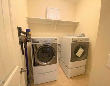 4016 Landover Peak Place - Photo Thumbnail 11