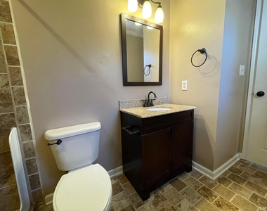 200 Glen Bonnie Lane - Photo Thumbnail 31
