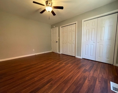 200 Glen Bonnie Lane - Photo Thumbnail 34