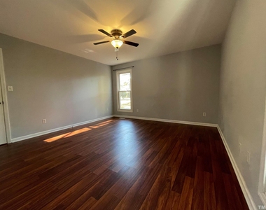 200 Glen Bonnie Lane - Photo Thumbnail 25