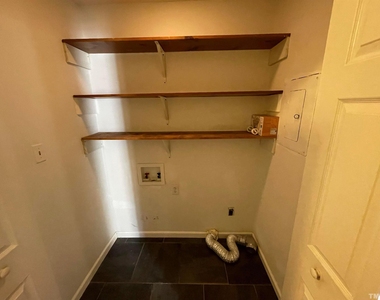 200 Glen Bonnie Lane - Photo Thumbnail 18