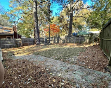 200 Glen Bonnie Lane - Photo Thumbnail 43