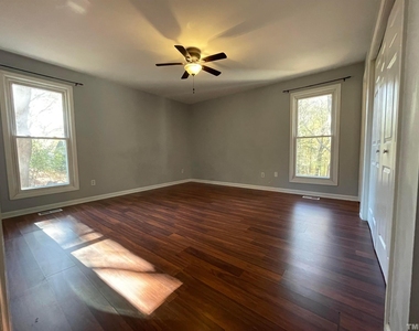 200 Glen Bonnie Lane - Photo Thumbnail 24