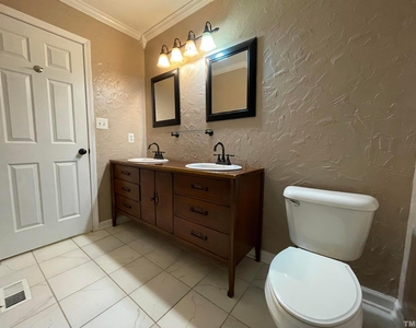200 Glen Bonnie Lane - Photo Thumbnail 22