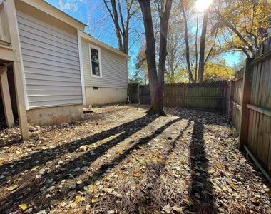 200 Glen Bonnie Lane - Photo Thumbnail 47