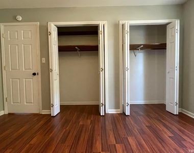 200 Glen Bonnie Lane - Photo Thumbnail 36
