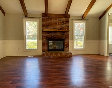 200 Glen Bonnie Lane - Photo Thumbnail 8