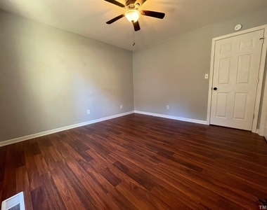 200 Glen Bonnie Lane - Photo Thumbnail 40