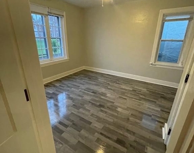 336 Main St - Photo Thumbnail 11