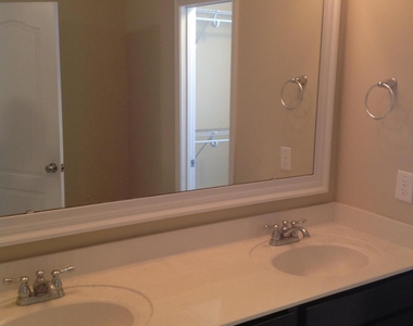 933 Ileagnes Road - Photo Thumbnail 11