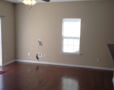 933 Ileagnes Road - Photo Thumbnail 6