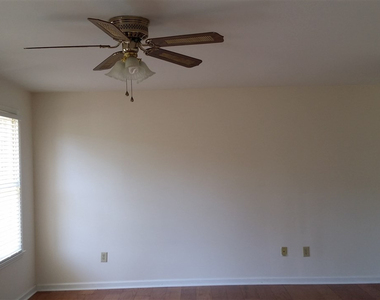 4919 Robinwood Road - Photo Thumbnail 21