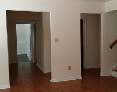 4919 Robinwood Road - Photo Thumbnail 3