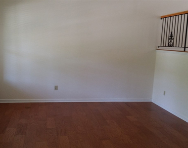 4919 Robinwood Road - Photo Thumbnail 7