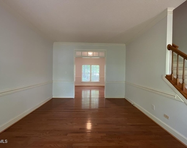 102 Longstock Court - Photo Thumbnail 2