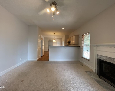 102 Longstock Court - Photo Thumbnail 5