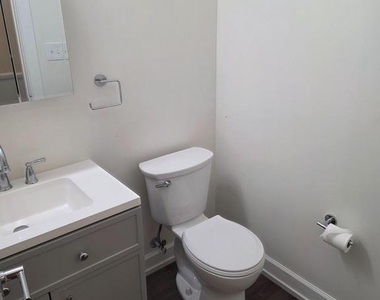 1049 W Lancaster Avenue - Photo Thumbnail 8