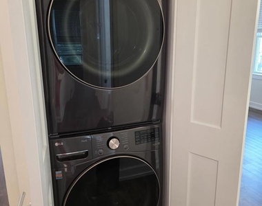1049 W Lancaster Avenue - Photo Thumbnail 4