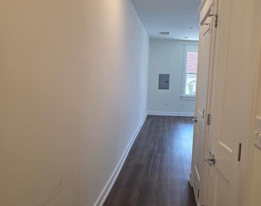 1049 W Lancaster Avenue - Photo Thumbnail 3