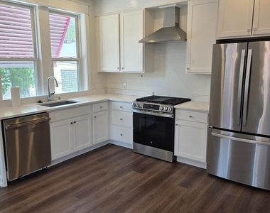 1049 W Lancaster Avenue - Photo Thumbnail 1