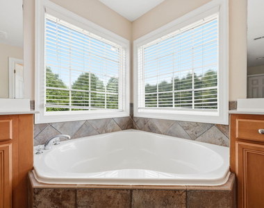 5816 Acorn Knoll Place - Photo Thumbnail 17