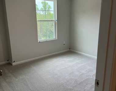 1056 Lily Loch Way - Photo Thumbnail 16
