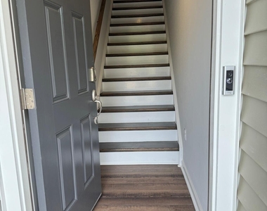 1056 Lily Loch Way - Photo Thumbnail 1