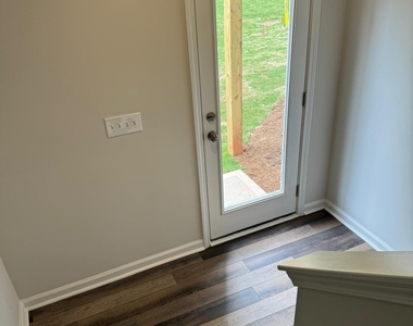 1056 Lily Loch Way - Photo Thumbnail 7