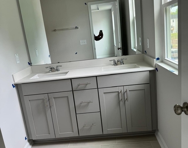 1056 Lily Loch Way - Photo Thumbnail 4