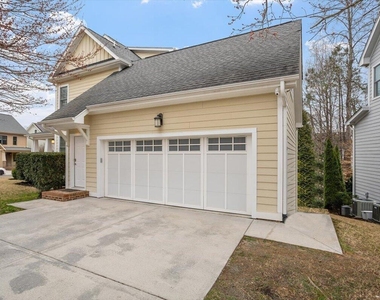 405 Jewell Drive - Photo Thumbnail 5