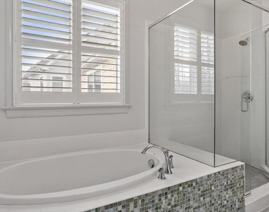 405 Jewell Drive - Photo Thumbnail 36