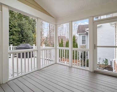 405 Jewell Drive - Photo Thumbnail 12