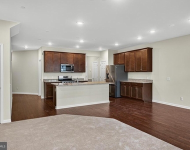 302 Milton Stamp Drive - Photo Thumbnail 9