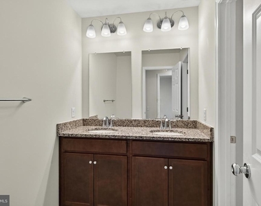 302 Milton Stamp Drive - Photo Thumbnail 29